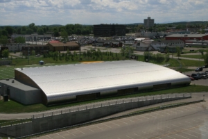 Université du Québec à Chicoutimi Arena ein Projekt von Kalzip
